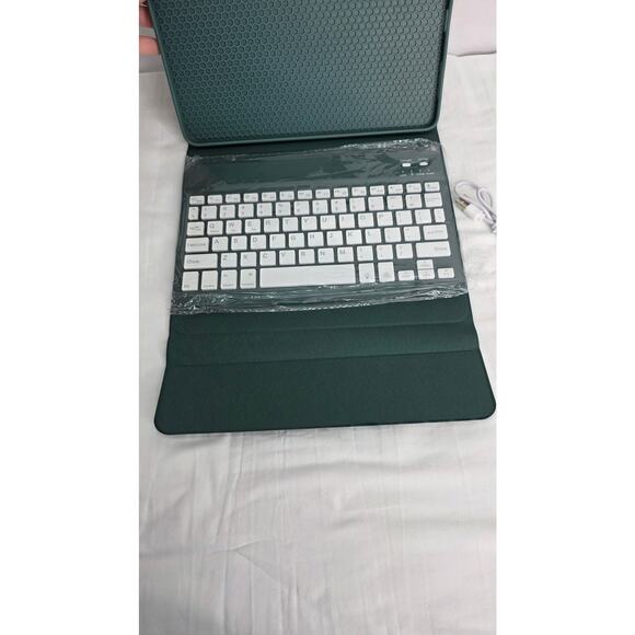 Green Folio Case & Detachable Keyboard for iPad Air 11" 10.9 Air 5th 4th Gen - Picture 3 of 14